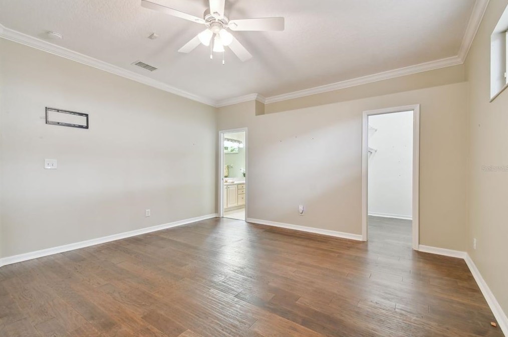 8635 Alexandra Arbor Ln, Tampa FL 33637-6330 exterior