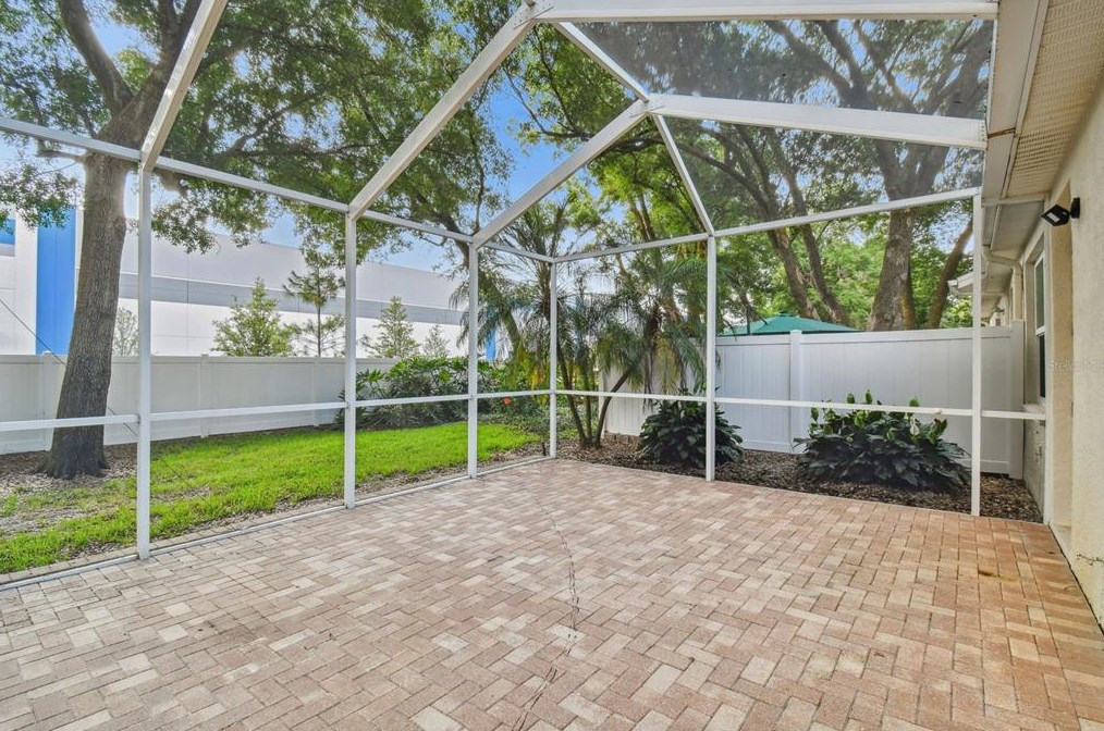 8635 Alexandra Arbor Ln, Tampa FL 33637-6330 exterior