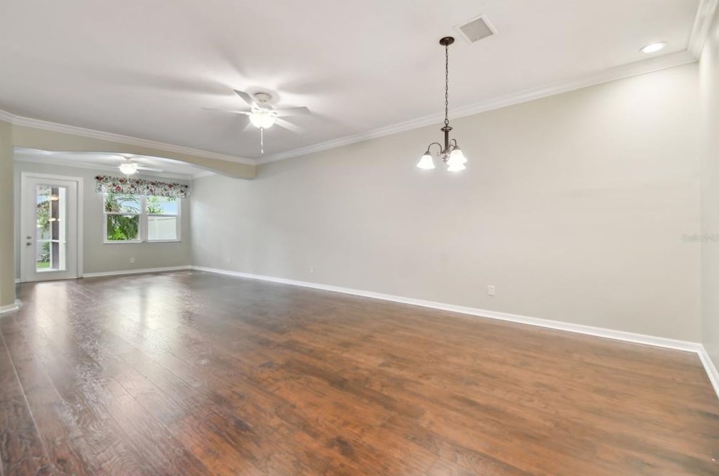 8635 Alexandra Arbor Ln, Tampa FL 33637-6330 exterior