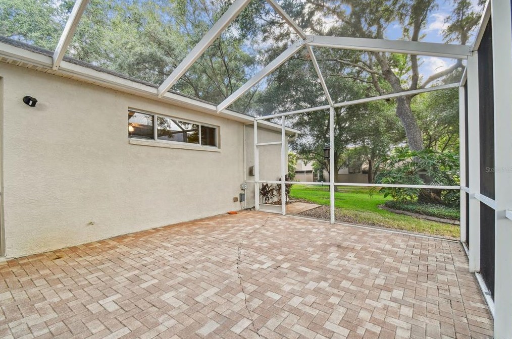 8635 Alexandra Arbor Ln, Tampa FL 33637-6330 exterior