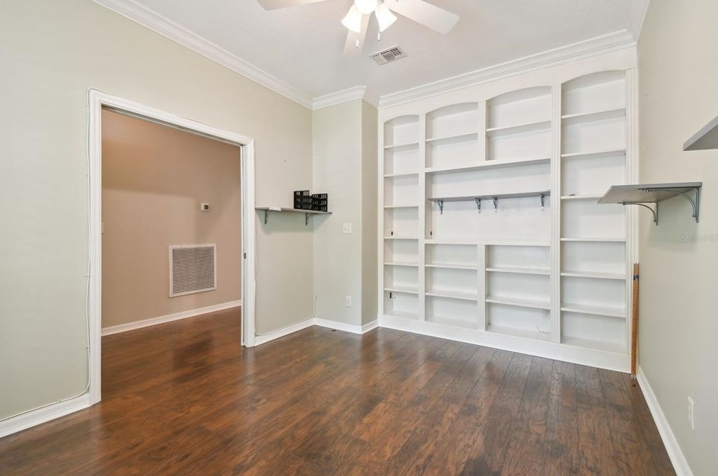 8635 Alexandra Arbor Ln, Tampa FL 33637-6330 exterior