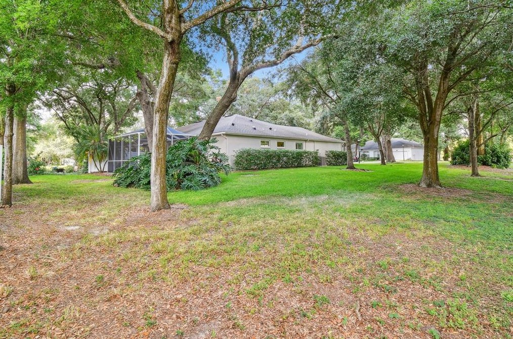 8635 Alexandra Arbor Ln, Tampa FL 33637-6330 exterior