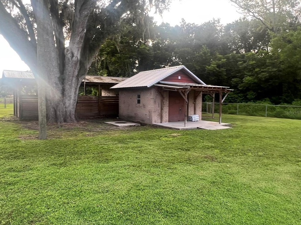 1534 Mclin Dr, Plant City FL  33565-5268 exterior