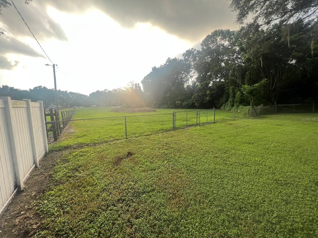 1534 Mclin Dr, Plant City FL  33565-5268 exterior