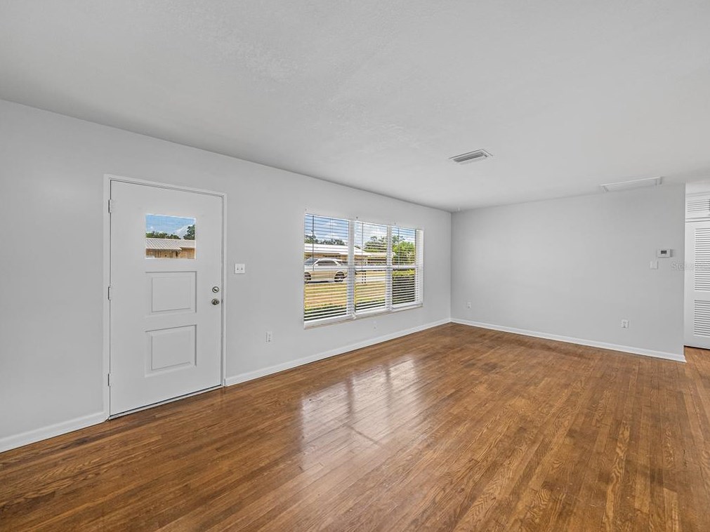 39055 Park Dr, Zephyrhills FL 33542-4654 exterior