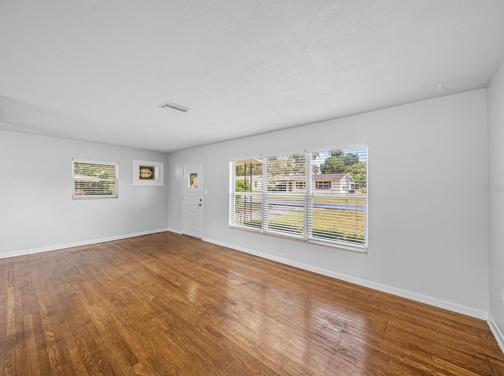 39055 Park Dr, Zephyrhills FL 33542-4654 exterior