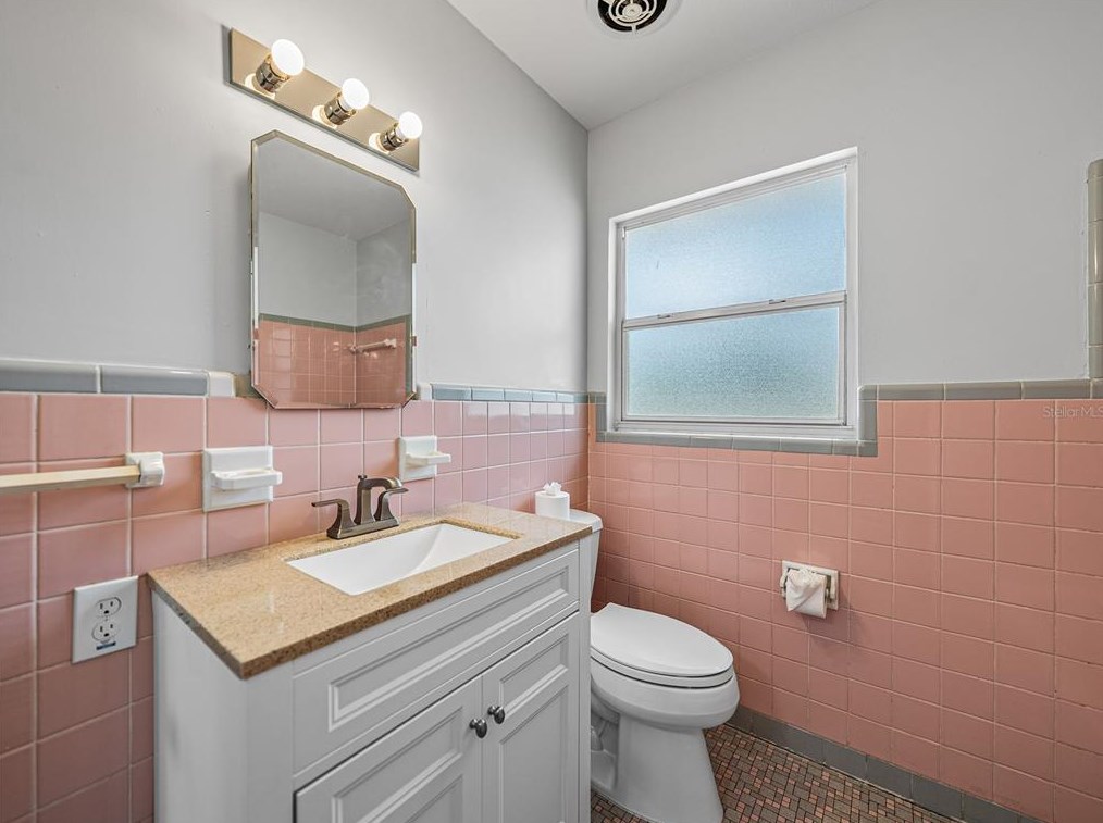 39055 Park Dr, Zephyrhills FL 33542-4654 exterior