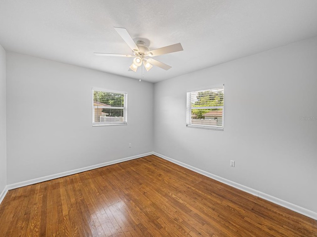 39055 Park Dr, Zephyrhills FL 33542-4654 exterior