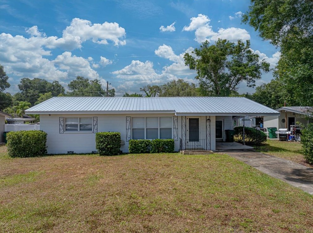 39055 Park Dr, Zephyrhills FL 33542-4654 exterior