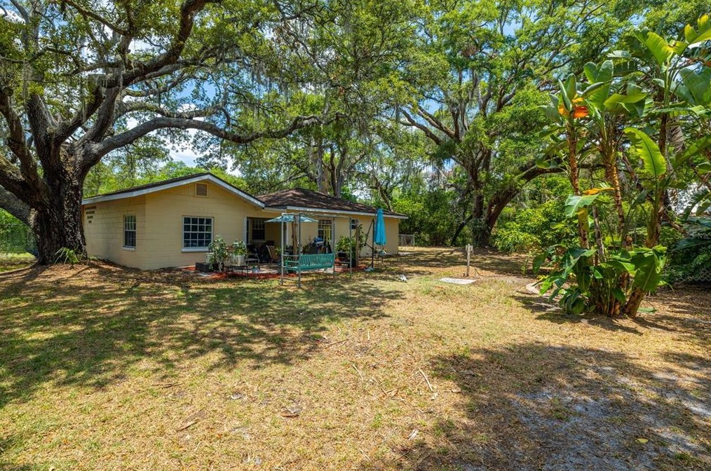 16637 Livingston Ave, Lutz FL  33559-5767 exterior