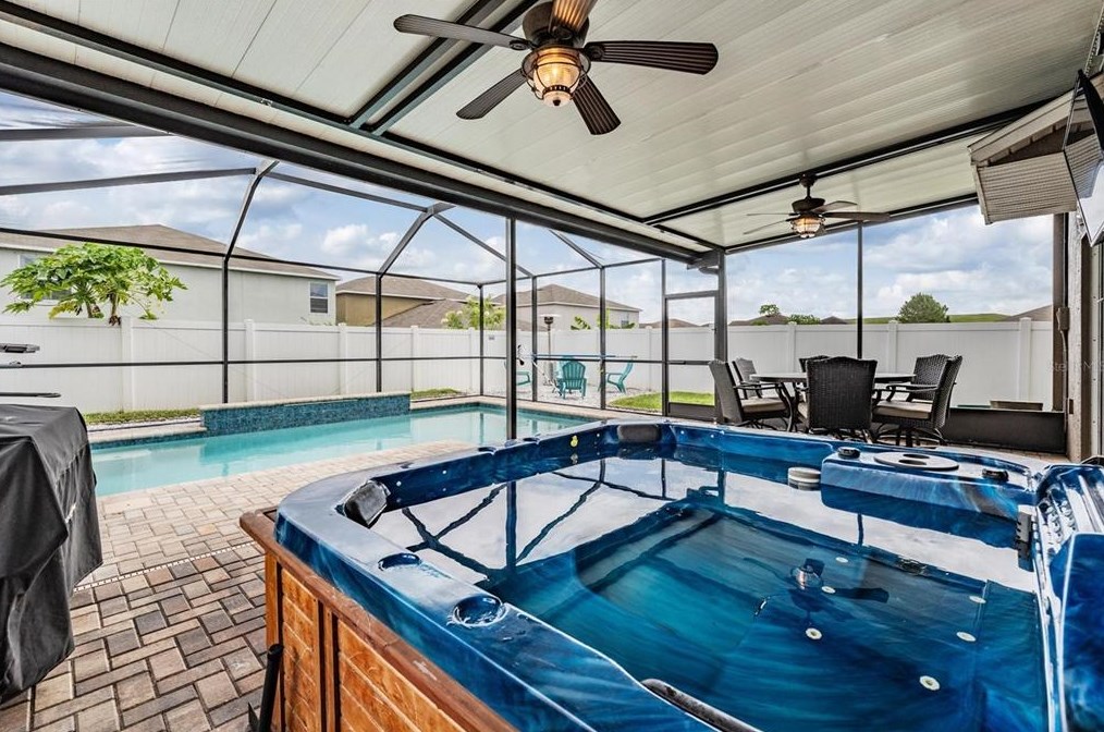 10536 Standing Stone Dr, Wimauma FL  33598 exterior