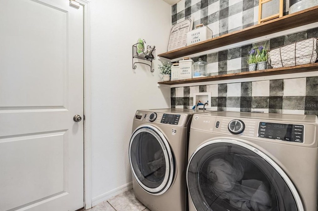 10536 Standing Stone Dr, Wimauma FL  33598 exterior