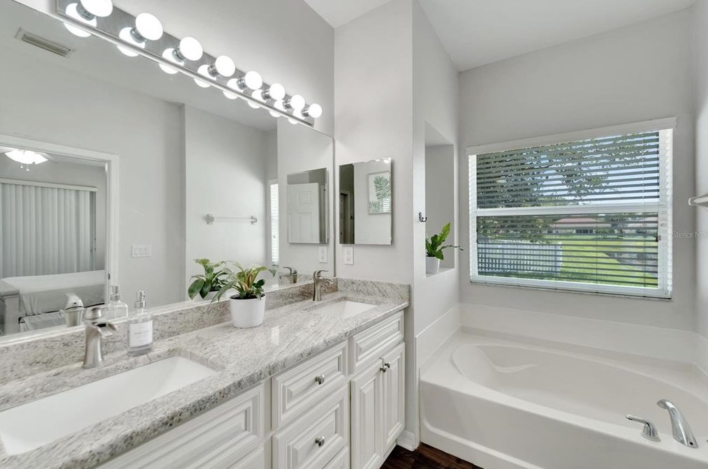 11045 Holly Cone Dr, Riverview FL  33569-2013 exterior