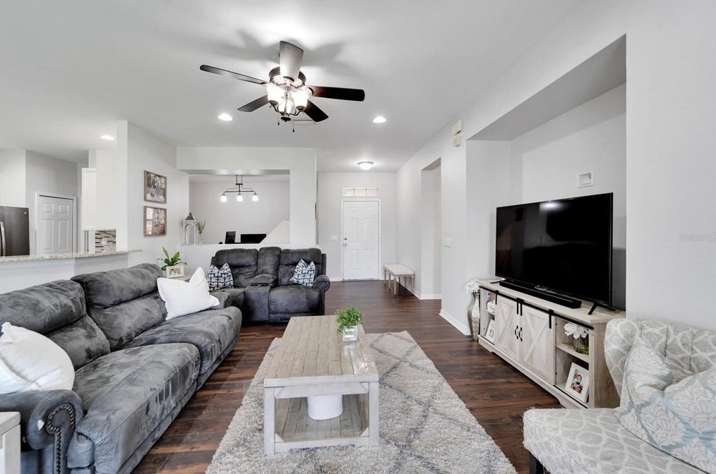 11045 Holly Cone Dr, Riverview FL  33569-2013 exterior