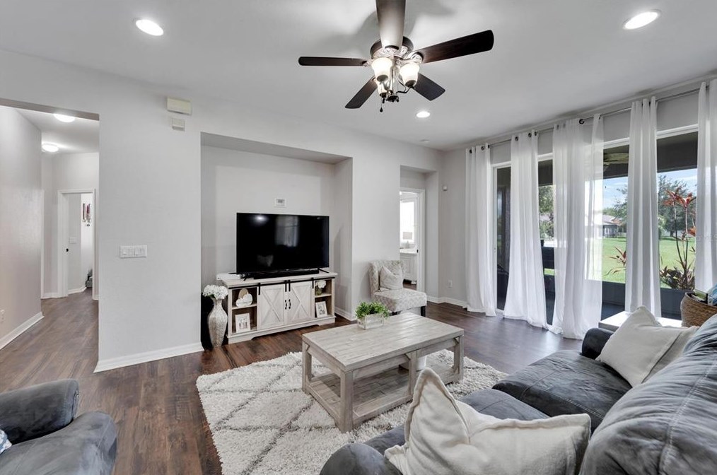 11045 Holly Cone Dr, Riverview FL  33569-2013 exterior