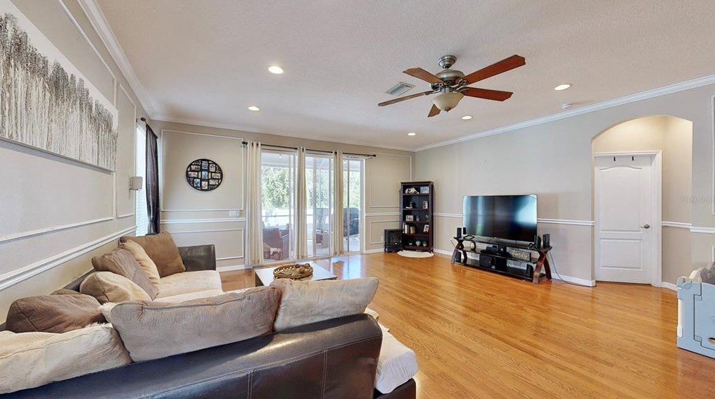 9816 Laurel Ledge Dr, Riverview FL  33569-5596 exterior