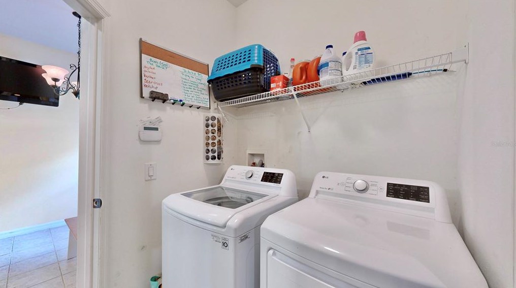 9816 Laurel Ledge Dr, Riverview FL  33569-5596 exterior