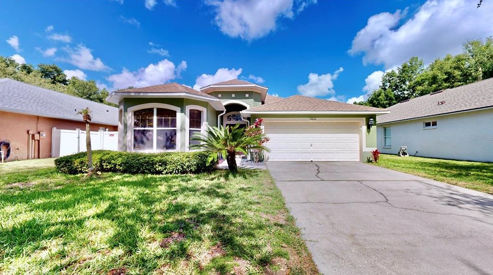 9816 Laurel Ledge Dr, Riverview FL  33569-5596 exterior