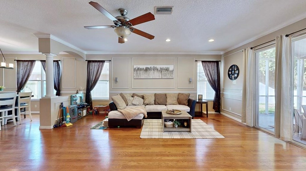 9816 Laurel Ledge Dr, Riverview FL  33569-5596 exterior