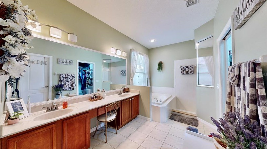 9816 Laurel Ledge Dr, Riverview FL  33569-5596 exterior