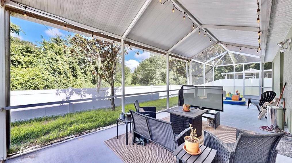 9816 Laurel Ledge Dr, Riverview FL  33569-5596 exterior