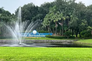 35226 Janine Dr, Zephyrhills, FL 33541 - Photo 3