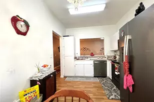 35226 Janine Dr, Zephyrhills, FL 33541 - Photo 11