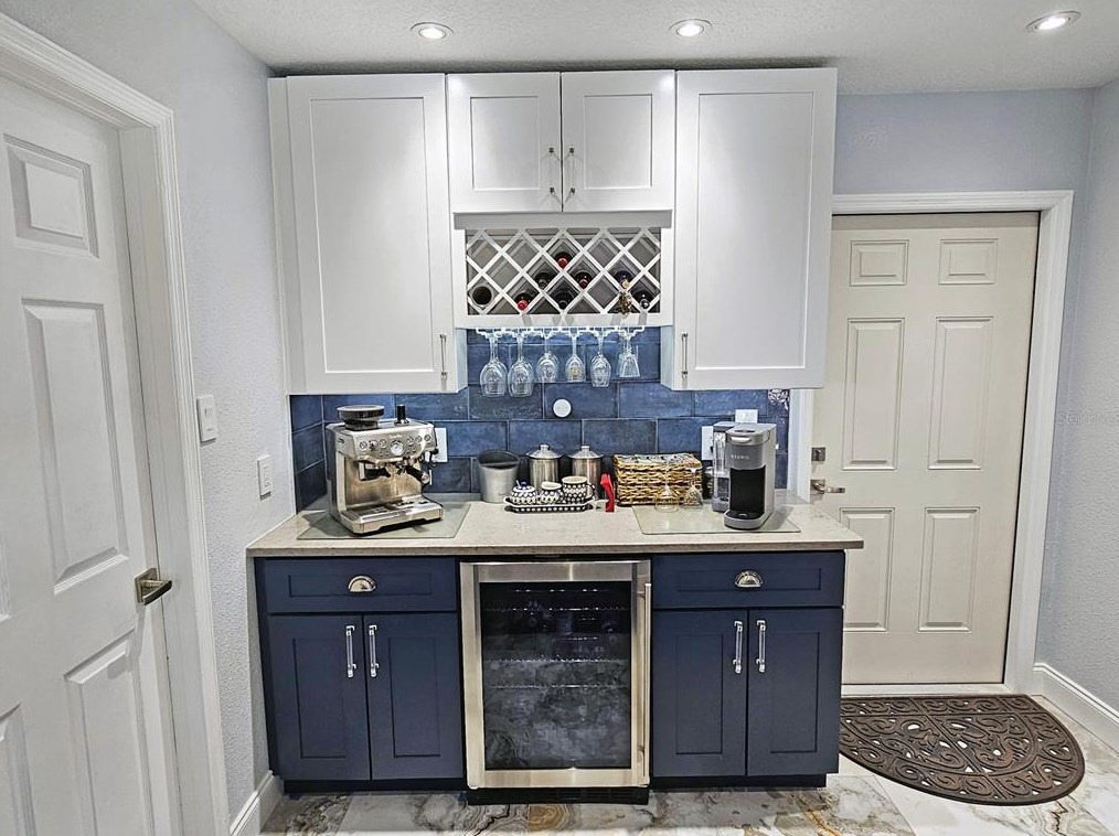 4469 Worthington Cir, Palm Harbor FL  34685-1160 exterior