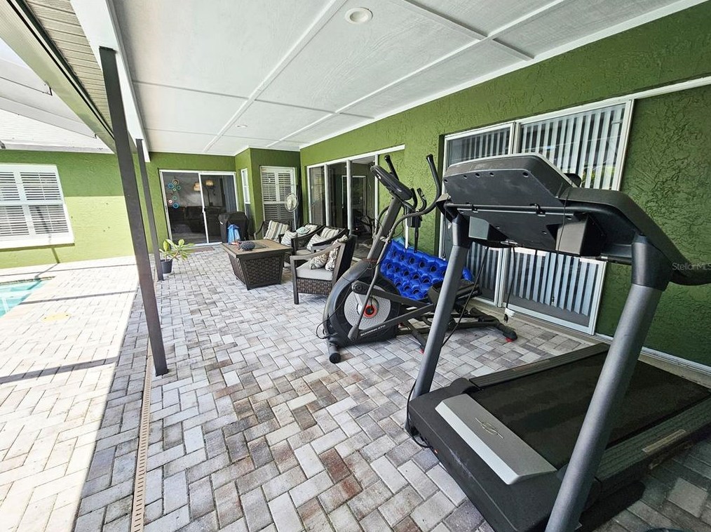 4469 Worthington Cir, Palm Harbor FL  34685-1160 exterior