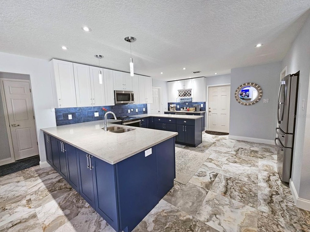 4469 Worthington Cir, Palm Harbor FL  34685-1160 exterior