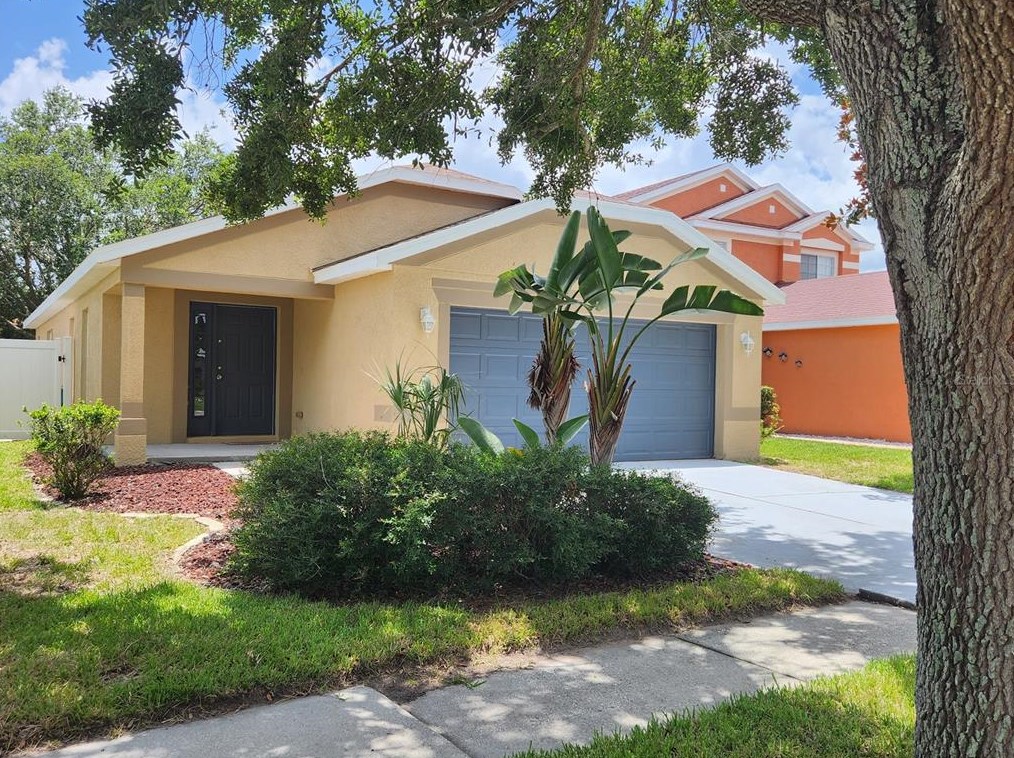 11438 Bay Gardens Loop, Riverview FL  33569-2028 exterior