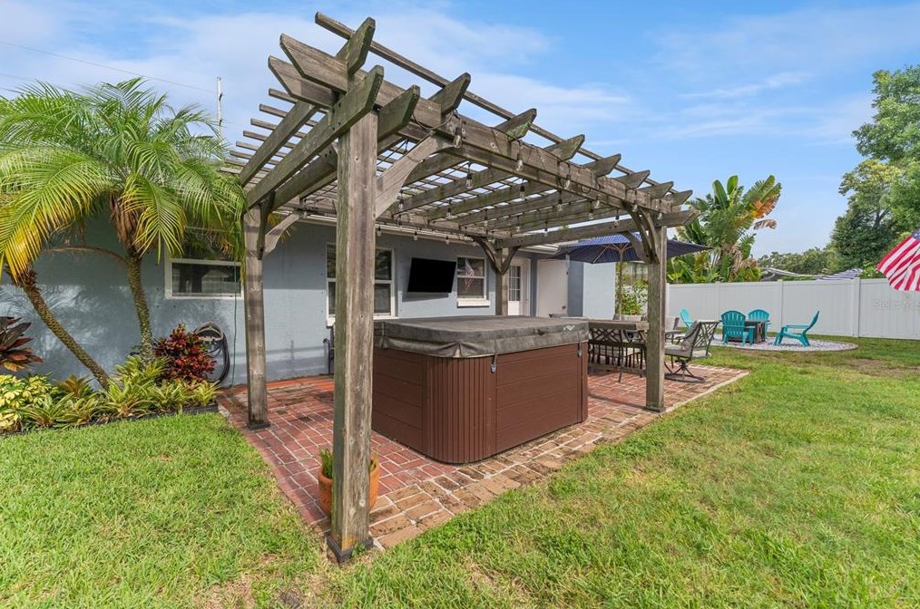 4309 Clark Ave, Tampa FL  33611-1305 exterior