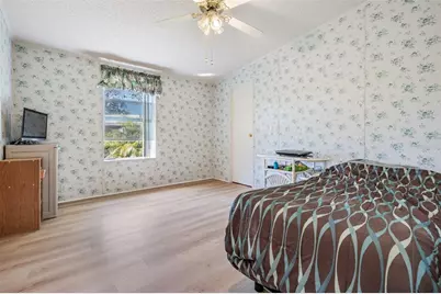 37700 Neukom Avenue, Zephyrhills, FL 33541 - Photo 23