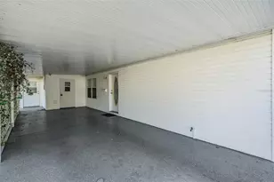 37700 Neukom Ave, Zephyrhills, FL 33541 - Photo 15