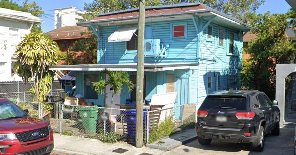211 9th Ave, Miami FL  33130-1105 exterior