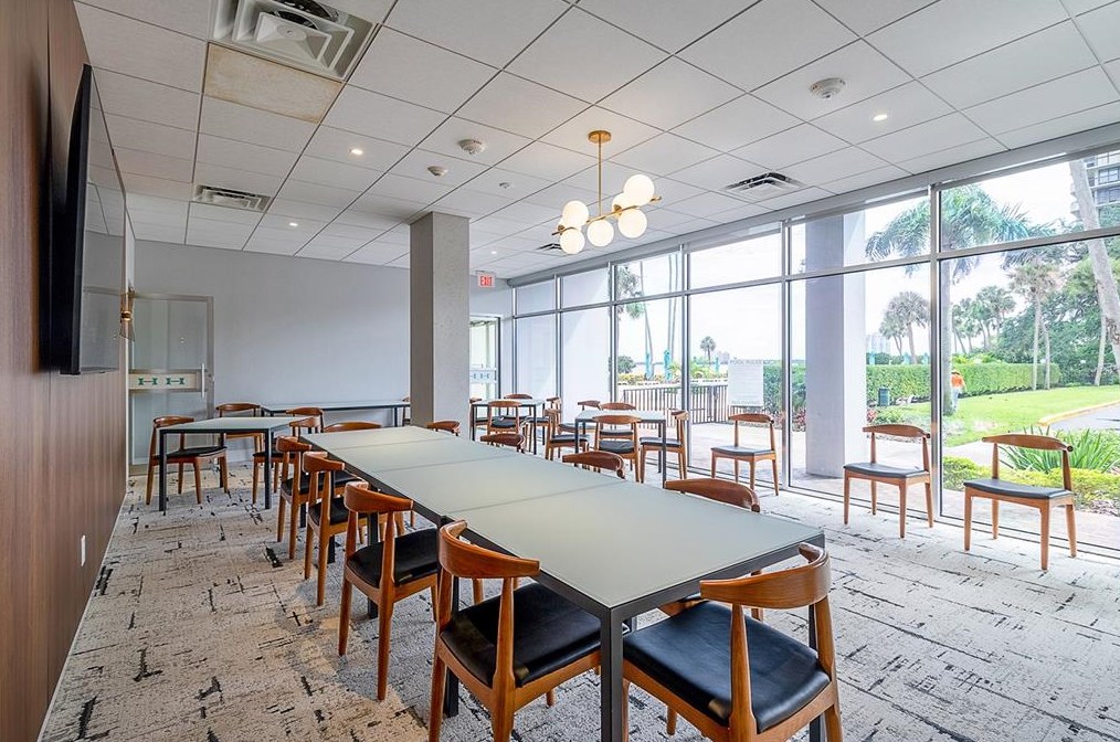 2401 Bayshore Blvd, Tampa FL 33629-7349 exterior