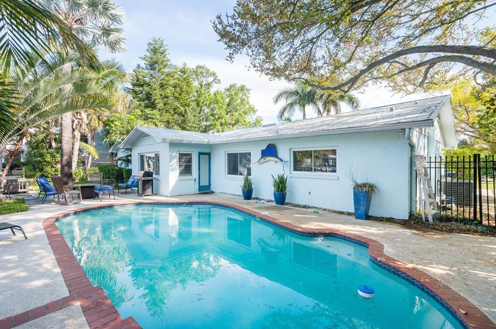 4915 Melrose Ave, Tampa FL 33629-5527 exterior