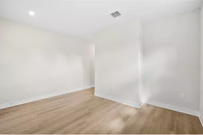 210 E Janette Avenue, Tampa, FL 33603 - Photo 29