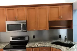 10425 La Mirage Ct, Tampa, FL 33615 - Photo 29