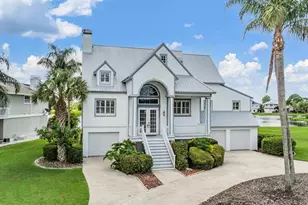 2118 Harbour Watch Dr, Tarpon Springs, FL 34689 - Photo 1
