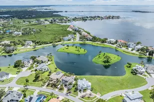 2118 Harbour Watch Dr, Tarpon Springs, FL 34689 - Photo 5