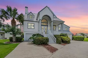 2118 Harbour Watch Dr, Tarpon Springs, FL 34689 - Photo 3