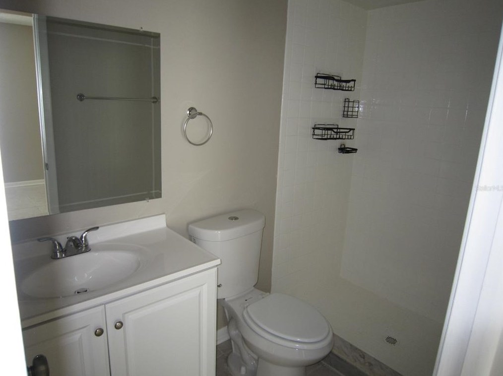 6115 Oak Cluster Cir, Tampa FL 33634-2350 exterior