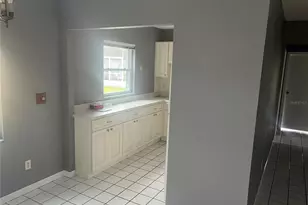 401 Dorchester Pl, Sun City Center, FL 33573 - Photo 5