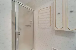 401 Dorchester Pl, Sun City Center, FL 33573 - Photo 17