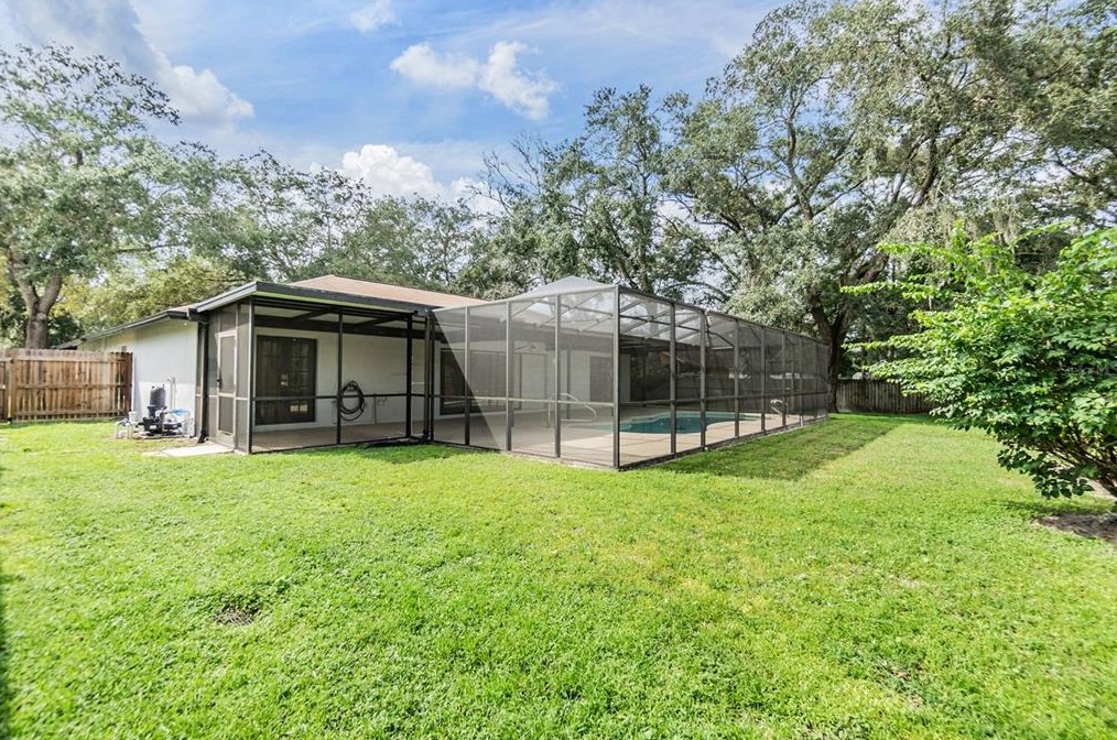 1014 Windsor Way, Lutz FL  33559-6737 exterior