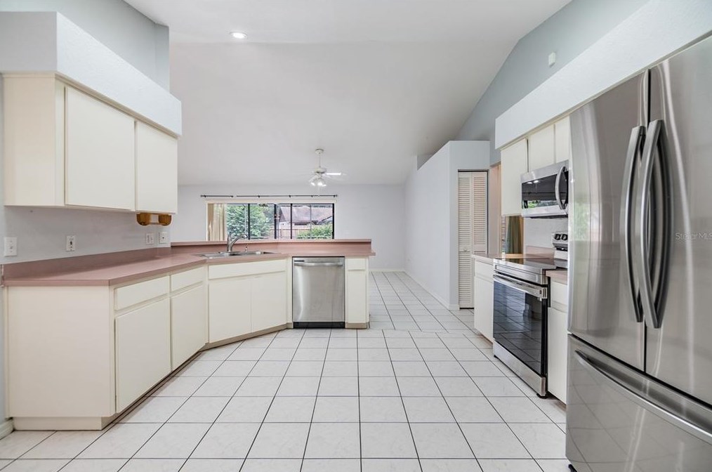 1014 Windsor Way, Lutz FL  33559-6737 exterior