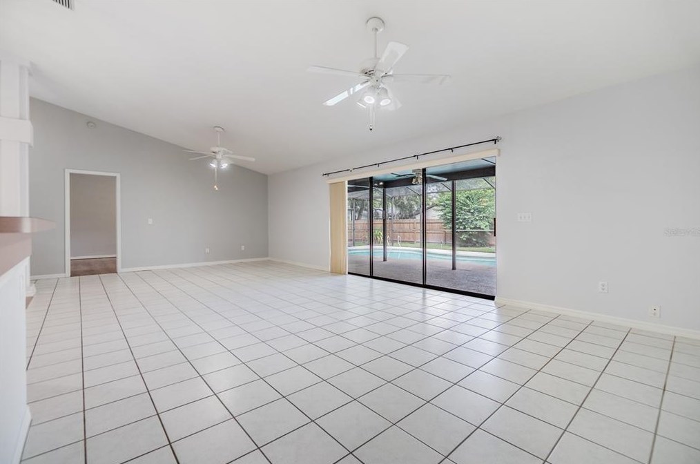 1014 Windsor Way, Lutz FL  33559-6737 exterior