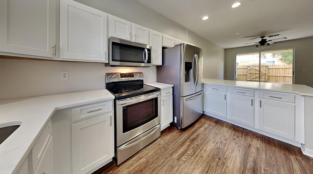 1922 Fiesta Ridge Ct, Tampa FL 33604-7700 exterior