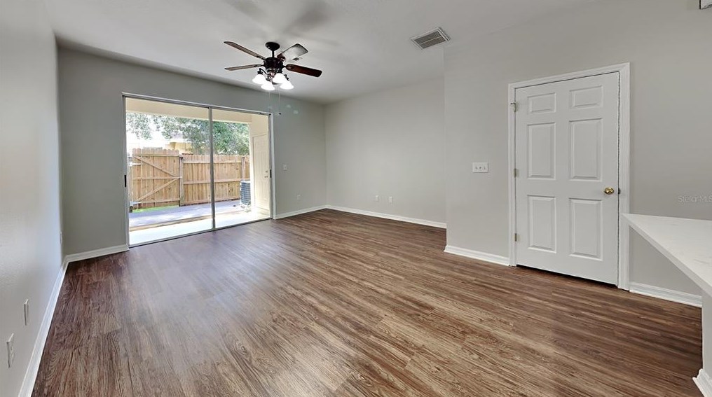 1922 Fiesta Ridge Ct, Tampa FL 33604-7700 exterior